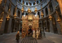 Ανατροπή στην Ιερουσαλήμ: Ευρήματα 2.000 ετών κάτω από τον Πανάγιο Τάφο «δείχνουν» τον κήπο του Ιησού!