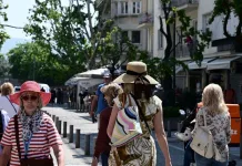 Καιρός αύριο: Ανοιξιάτικη Δευτέρα με ηλιοφάνεια σε όλη τη χώρα – Έως 26 βαθμούς η θερμοκρασία