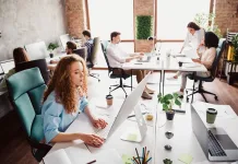 Αλλάζει οριστικά το μοντέλο εργασίας – Τέλος εποχής για το «όλοι κάθε μέρα στο γραφείο»