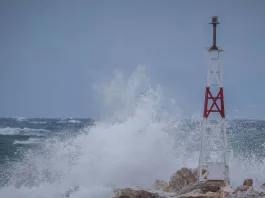 Δεμένα τα πλοία σε Ραφήνα και Λαύριο λόγω των ισχυρών ανέμων