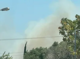 Φωτιά τώρα στη ΒΙ.ΠΕ Κορωπίου: Μήνυμα του 112 για ετοιμότητα – Επιχειρούν 6 αεροσκάφη
