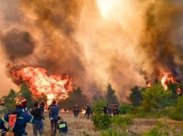 Μεγάλη αναζωπύρωση στο Κανδήλι, μαίνεται η φωτιά στην Αγία Σκέπη