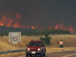 Από τη Γαλλία στην Αττική: Οι πυροσβέστες που έσβησαν φωτιές σε δύο χώρες περιγράφουν τις «νέες» πυρκαγιές της Ευρώπης