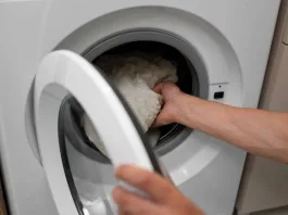 Πόσο συχνά πρέπει να πλένουμε τις πετσέτες και τα σεντόνια μας σύμφωνα με την επιστήμη