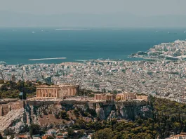 Financial Times: Γιατί πάμπλουτοι μετακομίζουν στην Αθήνα – Τι σημαίνει αυτό για την τοπική κοινωνία